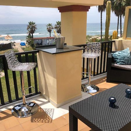 Beachfront Apartment - Sea Views - Marbellac Extérieur photo