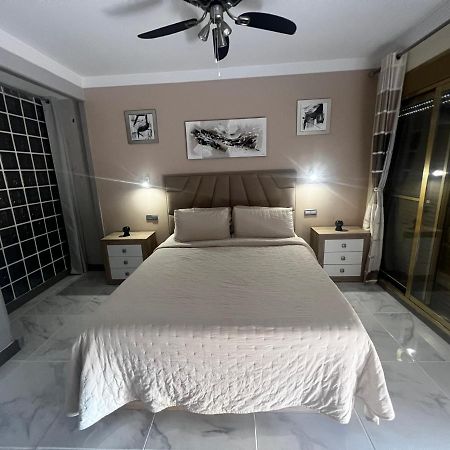 Beachfront Apartment - Sea Views - Marbellac Extérieur photo