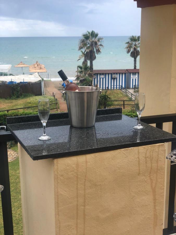 Beachfront Apartment - Sea Views - Marbellac Extérieur photo