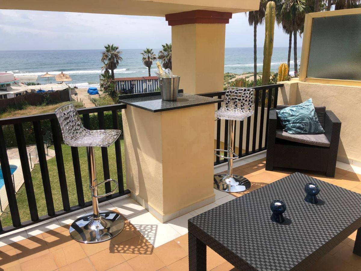 Beachfront Apartment - Sea Views - Marbellac Extérieur photo