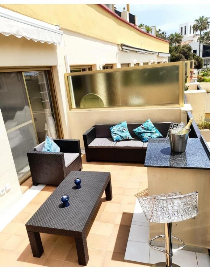 Beachfront Apartment - Sea Views - Marbellac Extérieur photo
