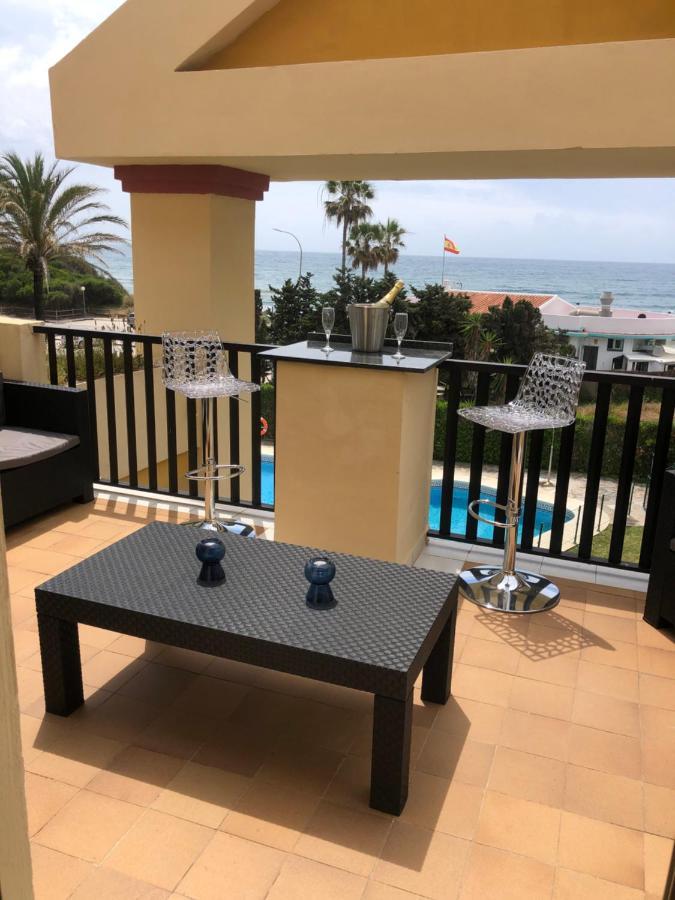 Beachfront Apartment - Sea Views - Marbellac Extérieur photo