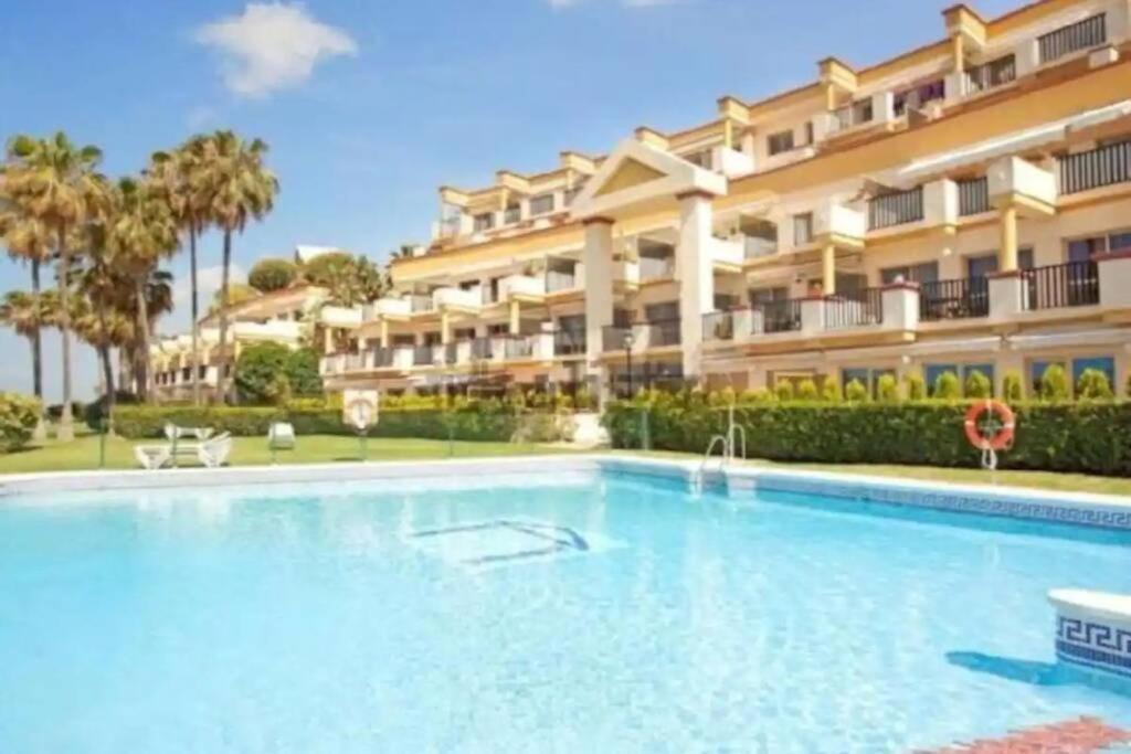 Beachfront Apartment - Sea Views - Marbellac Extérieur photo
